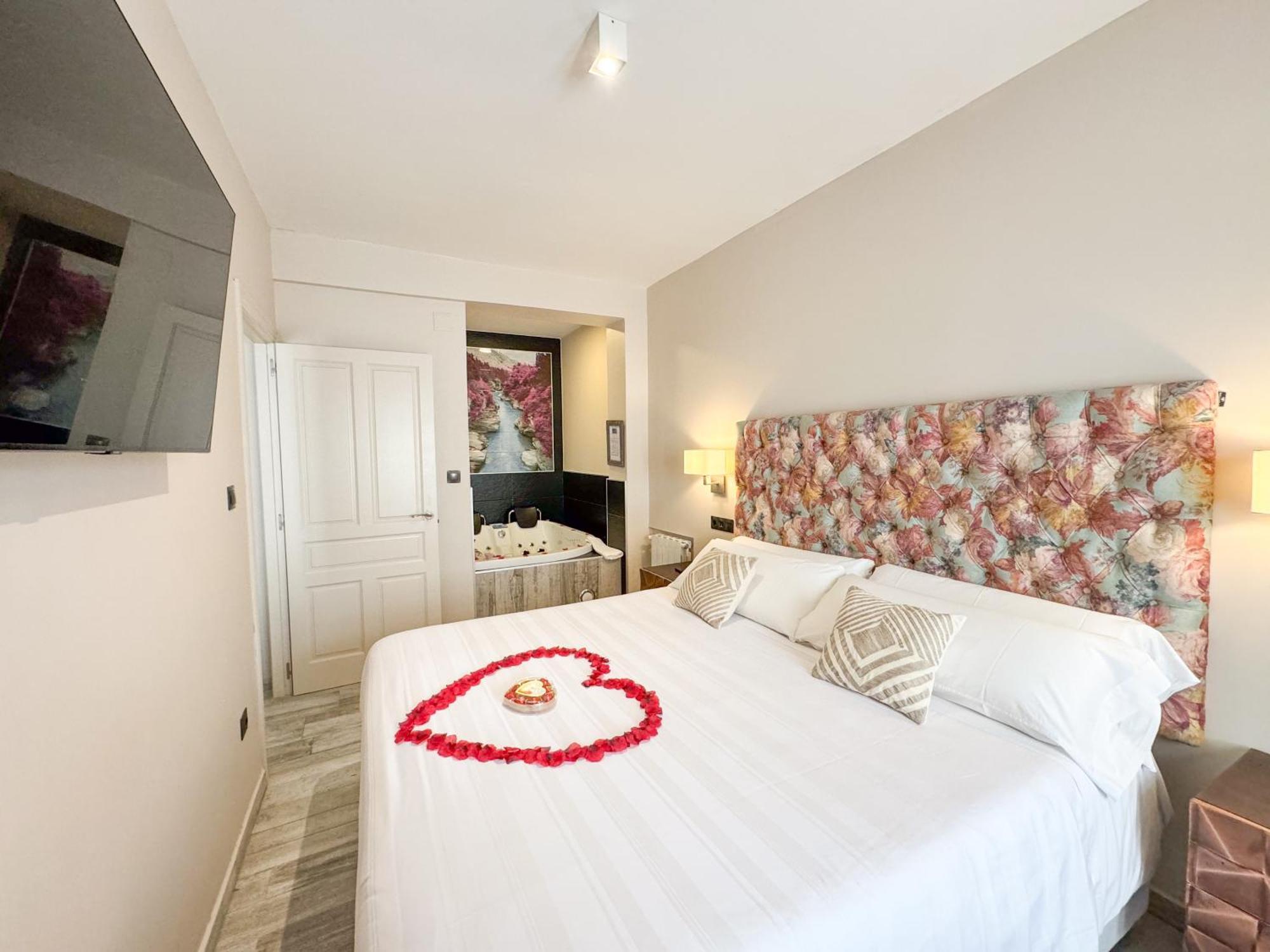 Akla Suites Con Jacuzzi Santillana Santillana del Mar Exteriér fotografie