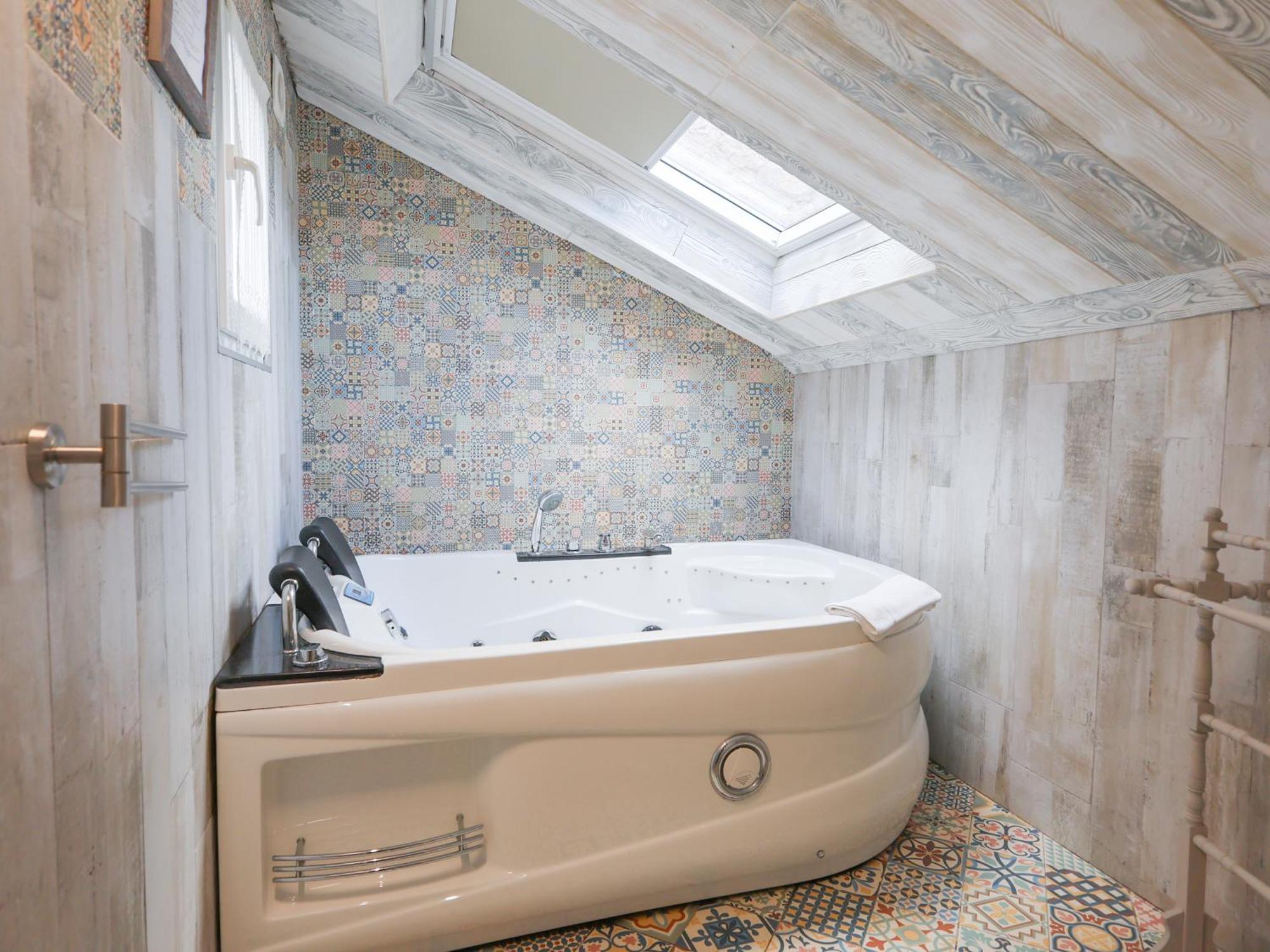 Akla Suites Con Jacuzzi Santillana Santillana del Mar Exteriér fotografie